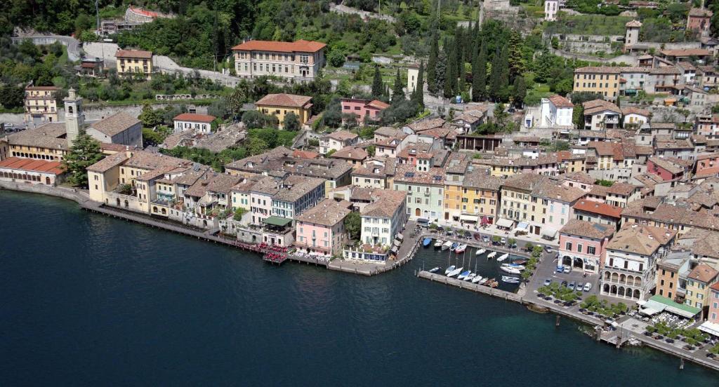 Hotel Garni Riviera Gargnano Exterior photo